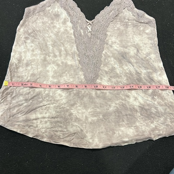 American Eagle Tie Dye V-Neck Top - Picture 3 of 5